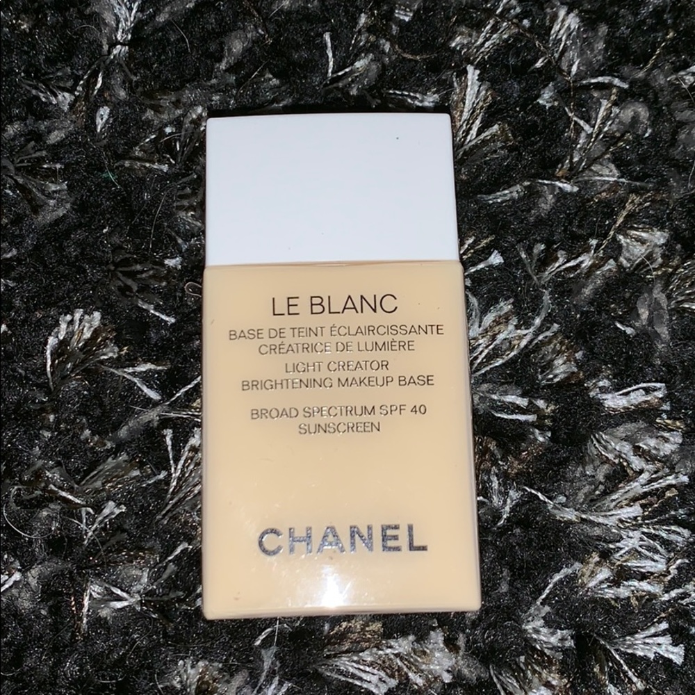 Chanel le blanc base de teint